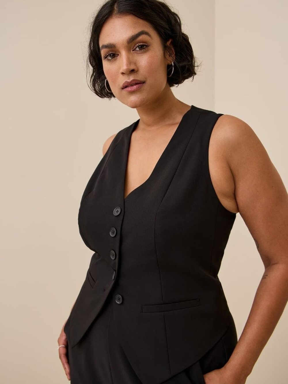 Torrid Studio Refined Crepe Tailored Vest – Deep Black (Size 2)